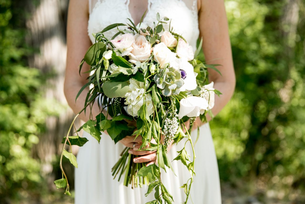 kelowna photographer wedding florals