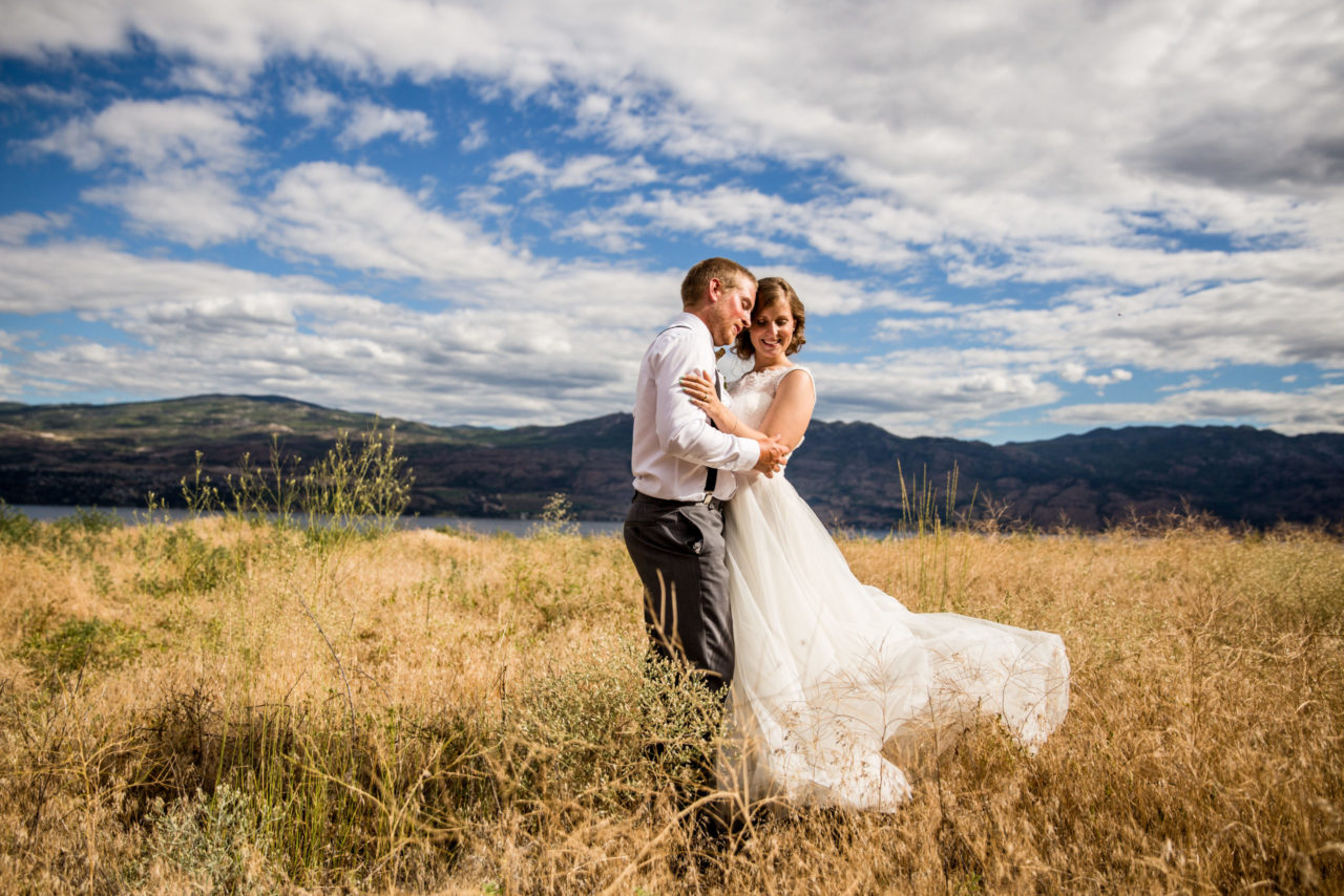 Nanaimo & Vancouver Island Wedding Photographer | bride and groom in long grass kelowna